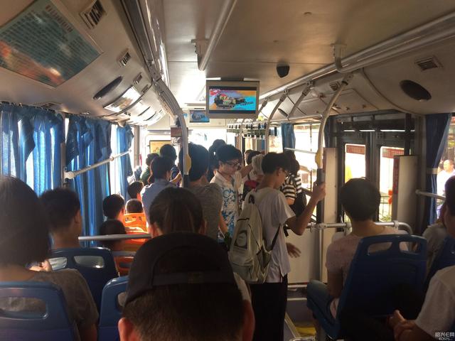 “外国女人一人带5个孩子都没问题，你怎么就不行了？”