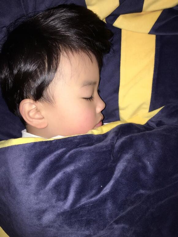冬季娃睡觉不踏实,除了被子盖的不合适,这5种原因暗示他不舒服