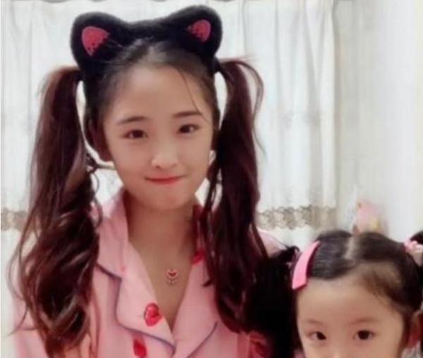抖音“睡衣母女”火了，妈妈比女儿还萌：爸爸拯救世界