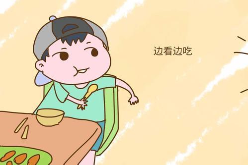 想让孩子自己吃饭，家长却还在这么做，殊不知这是在害孩子