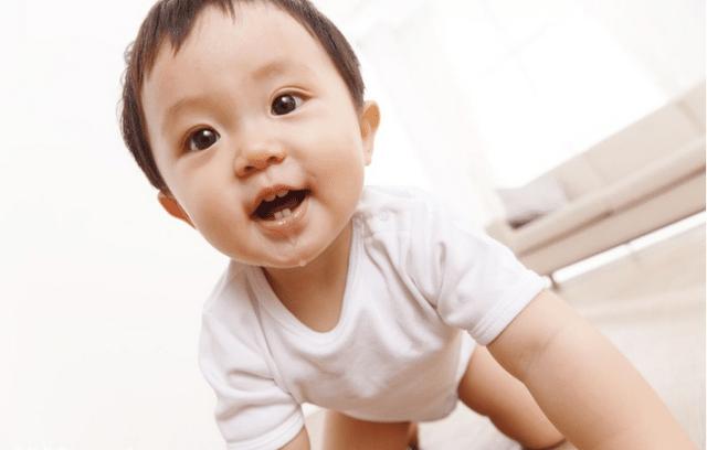 宝宝流口水正常吗?超过这个年龄,家长就要小心了
