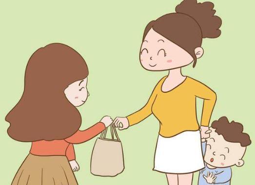 宝妈别不当回事，继续在孩子面前这样做，后果很严重