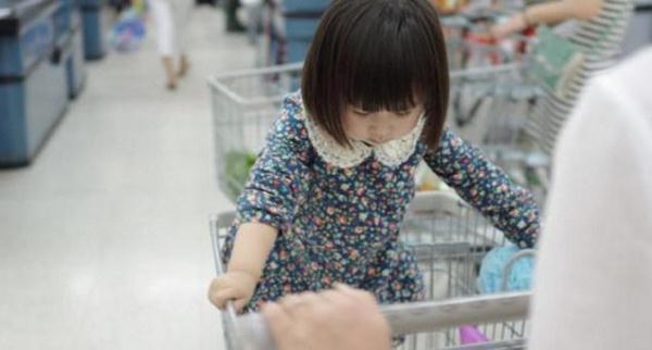 人贩子当街拐走1岁宝宝，心理学家坦言：这3种妈妈，最容易被盯梢