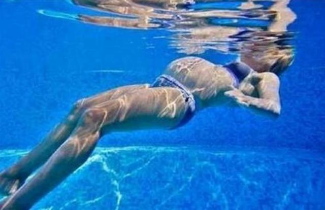 孕产说：水中分娩这种方式对母婴有何好处？两大好处，三大风险