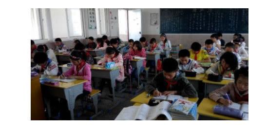9岁小学生不会剥鸡蛋，家长一句神回复，老师无语了