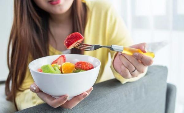 孕期“散步”好处多，但这两个时间段利大于弊，最好避免