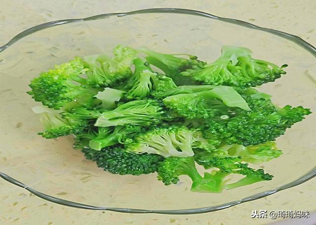 给宝宝添加辅食后，这几种菜不要单纯用清水冲洗，不干净不卫生