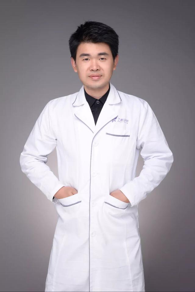 带娃时玩手机，对宝宝的这个危害，你绝对忽略了