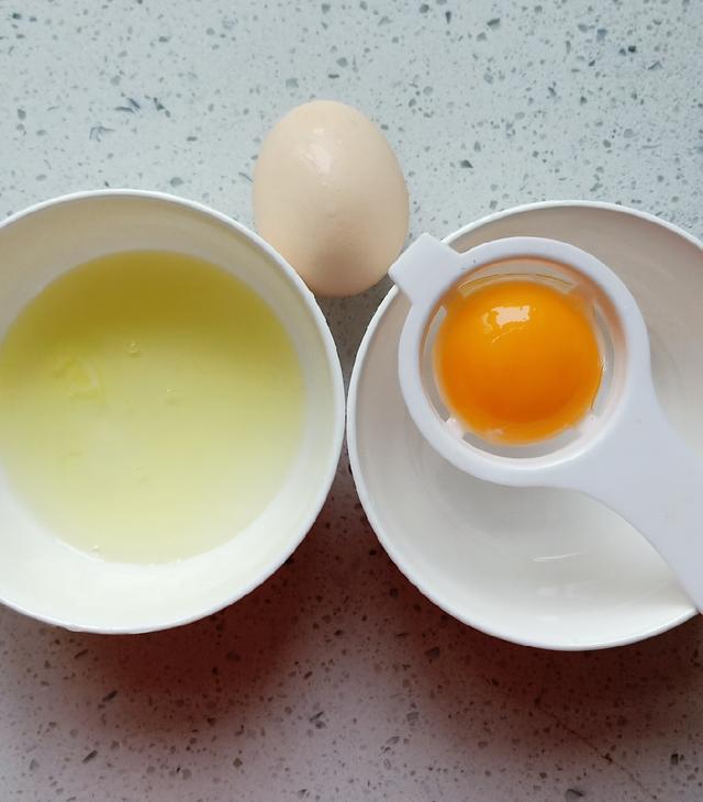 双色鸡蛋卷，宝妈们都能轻松搞定的宝宝营养辅食！