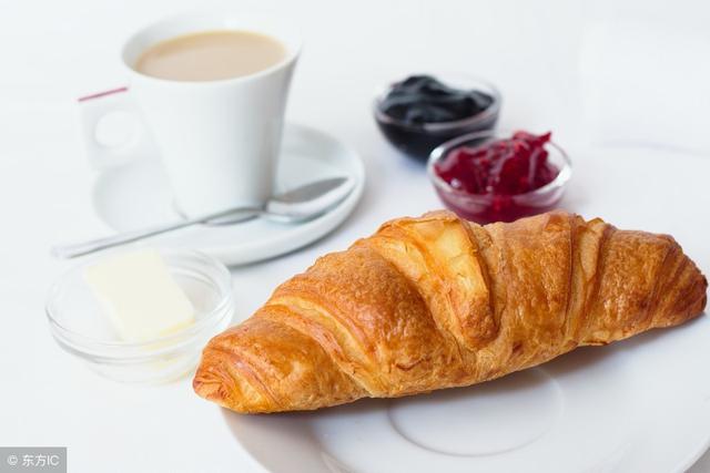 1勺面粉2枚鸡蛋，胡萝卜早餐饼10分钟搞定，补充维生素保护视力！