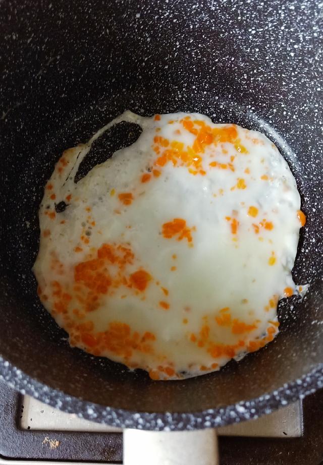 双色鸡蛋卷，宝妈们都能轻松搞定的宝宝营养辅食！