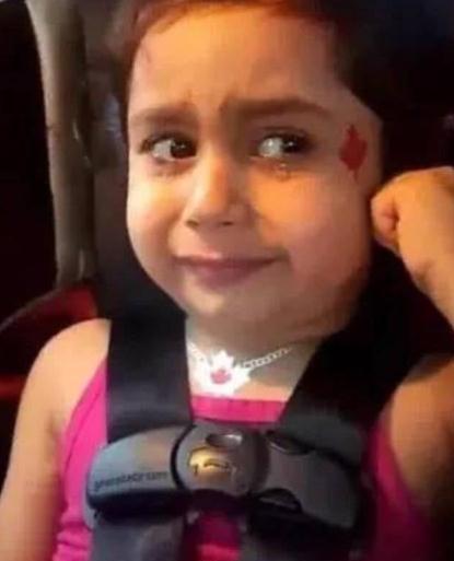 2岁小女孩吵着要见国防部长，不料她还真见到了