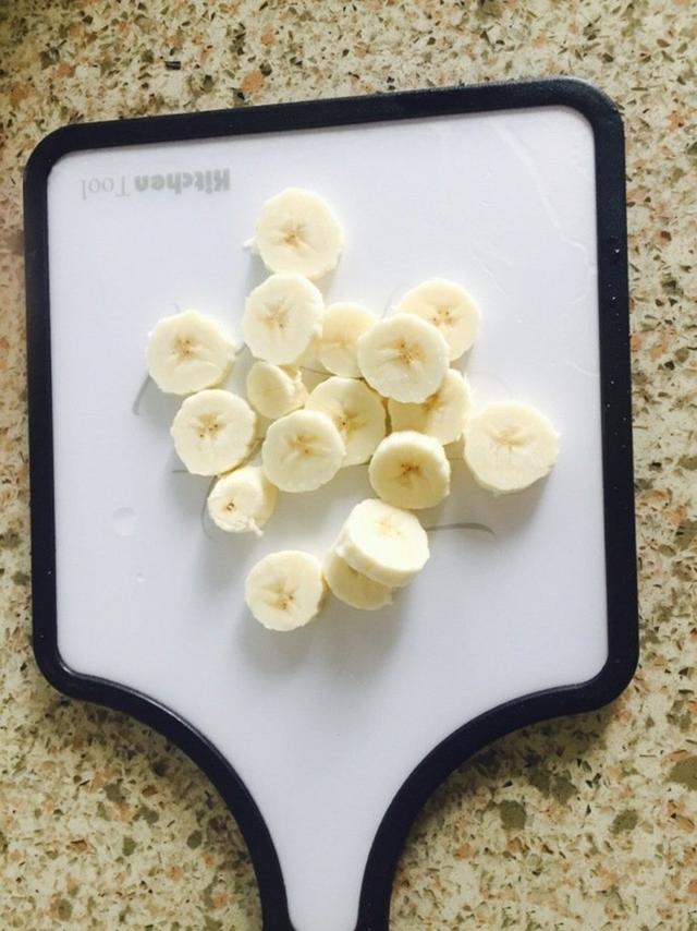 无油香蕉软饼，10个月以上宝宝的营养辅食，自制0失误！