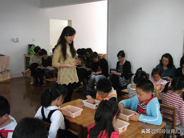 爸爸姓杨，给儿子取了个名字，老师课上一念，同学们笑了