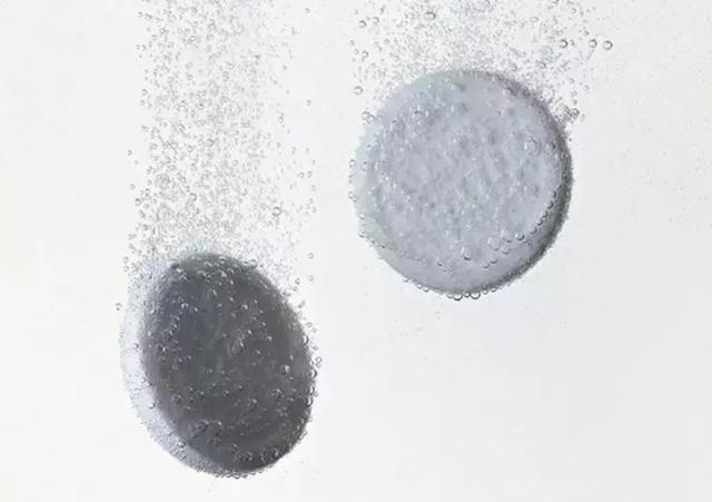 辟谣｜孩子感冒吃维C泡腾片好得快？但吃的不对会索命