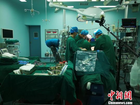 6个月大婴儿捐出器官 帮助他人重获新生