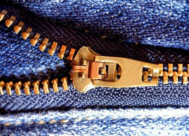 这5种类衣服，再好看也不要给宝宝穿，避免意外发生