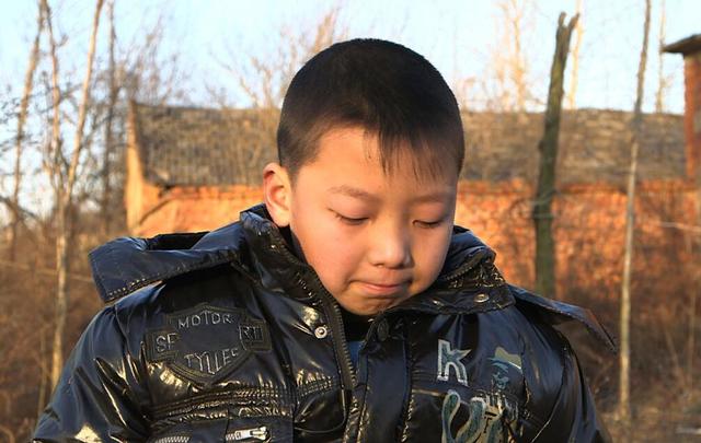 为啥老人说，“养儿别养俩，养俩轮官马”？这些现实令人担忧