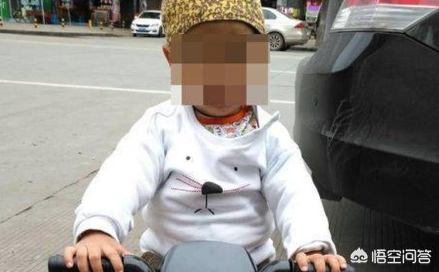 代孕妈妈摔死2岁亲儿子并焚尸，是什么让她们虎毒食子？