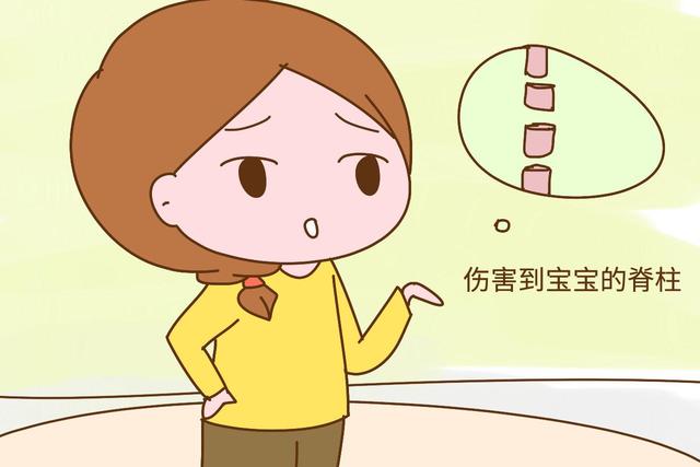 这才是宝宝用婴儿车的正确月龄，太早了伤害很大，宝妈别偷懒
