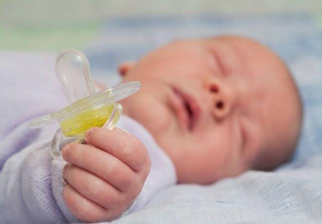 孩子睡觉磨牙，是因为肚子里有蛔虫？看看事情的真相是什么吧！