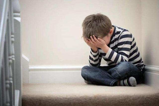 “毁”掉一个孩子有多简单？只需要这7步，很多家长都做过