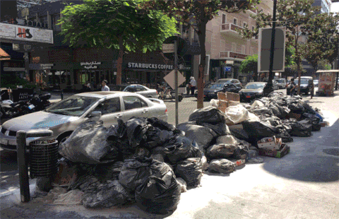 老妈教女儿拾垃圾画画，却引起全球性效仿！这才是全世界最美的画……