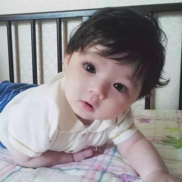 混血宝宝有多好看？这是我今年看过颜值最高的人！