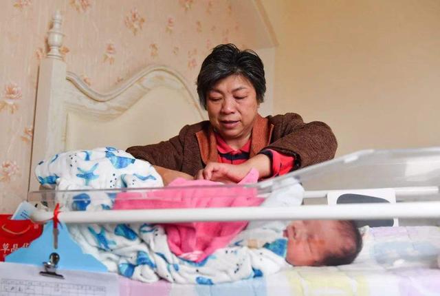 高龄产妇的利与弊,是否值得冒险生子?