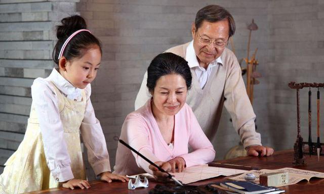 这3类老人带出的孩子，可能更独立，聪明！你家老人属于哪种？