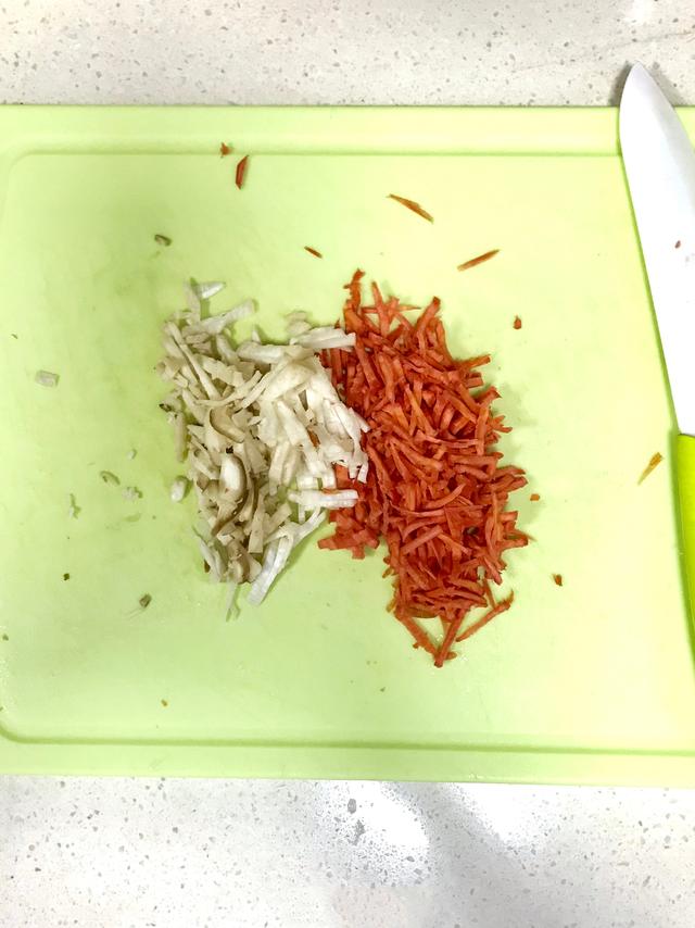 新手妈妈晒辅食，不加调料的胡萝卜虾糕，超正！