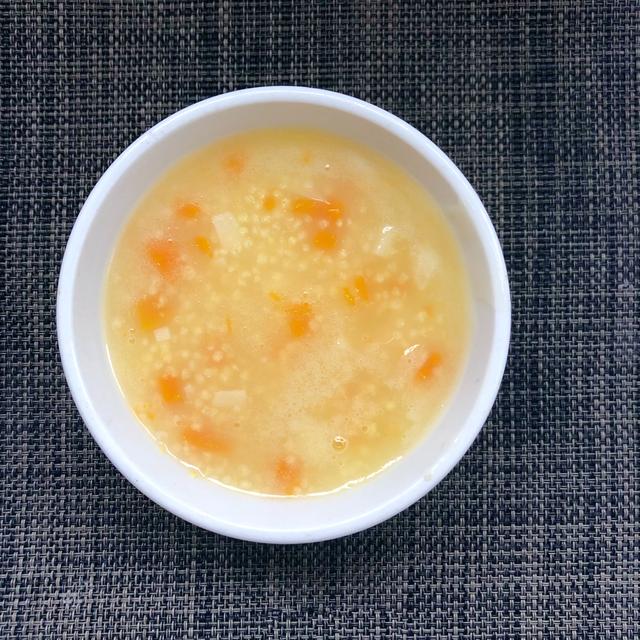 新手妈妈做的第一道辅食，南瓜茭白小米粥，90分！