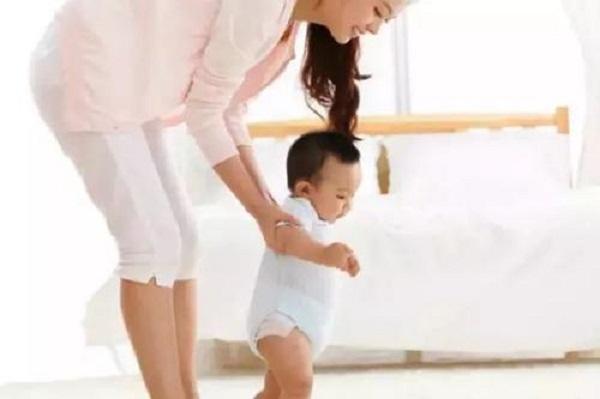 九成的O型腿都是出生后造成的，宝妈没做好三件事，娃易成受害者
