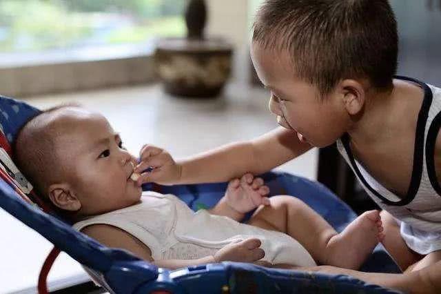 大宝是这两个年龄段，还是别生二胎了，对自已和胎儿都易造成伤害