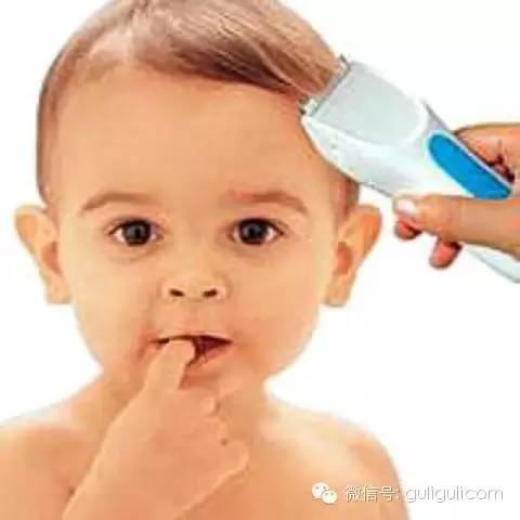 荒谬至极的8大民间育儿传统，千万别再用了