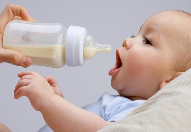 母乳中有200多种成分，为何奶粉只有几十种？剩下的模仿都做不到