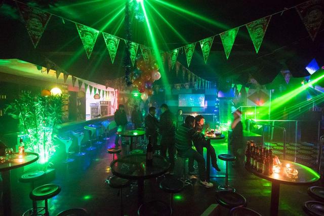 孕妈要避开的4种“公共场所”，为了保护胎儿，就先忍一忍啦！