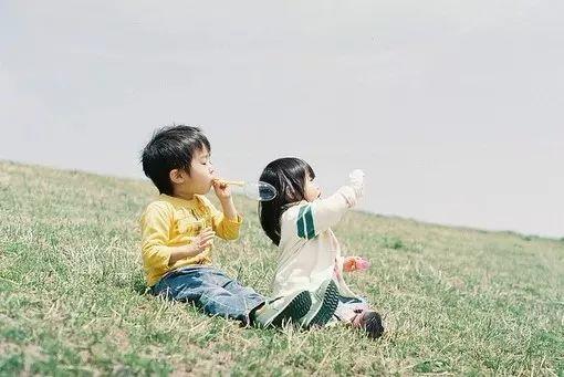 “爸爸，什么是大姨妈？”：如何和孩子谈性，这位父亲的回答绝了！