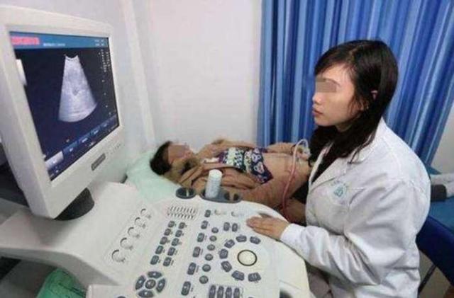 年轻孕妇怀上5胞胎，准备减胎时，却发现一个意外惊喜！