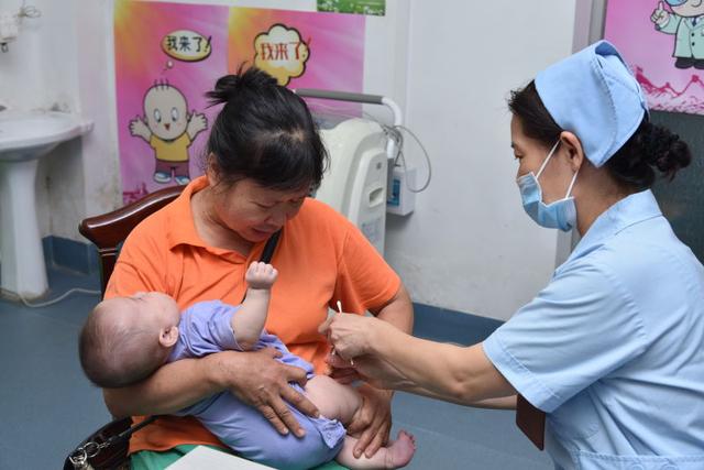 家里条件再不好，孩子疫苗也不能漏打这几针，医生说很重要！