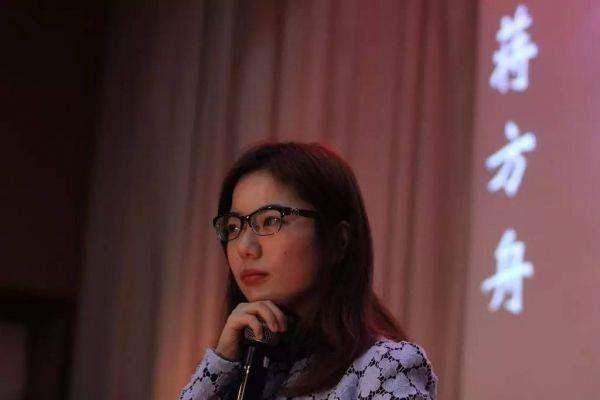 9岁女儿头大遭亲妈嫌弃：毁掉孩子或成就孩子，仅在一念之间！
