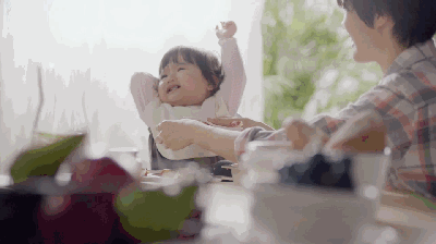 宝宝这些动作都是在说“妈妈，我爱你”，把成长的节奏交给孩子吧