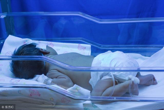新生儿黄疸分为病理性和生理性，需及时诊治，以免导致脑损失