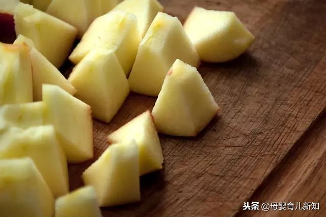 因为一块苹果，11月大的宝宝没了，这5种食物真不能随便喂