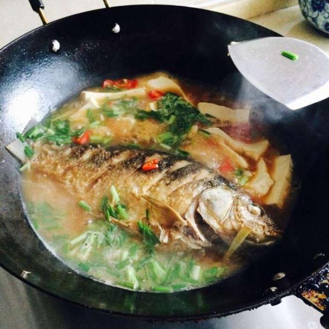 男宝刚过完1岁生日，吃过午饭没多久却走了，家人哭的涕泪俱下