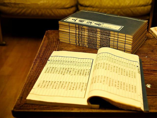 爸爸姓顾，爷爷给孩子取了一个平平凡凡的字，却有着很高的意境