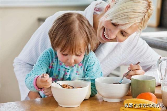 怎么做辅食让6个月宝宝更爱吃？食材不同口味不同，妈妈照做就好