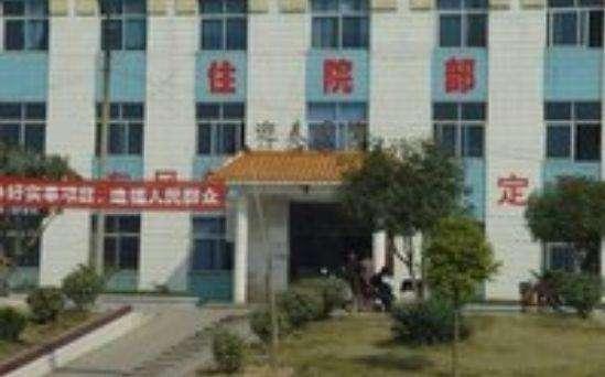 3岁女儿亲了妈妈一口，妈妈赶快带孩子去医院，医生讲，幸亏及时