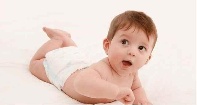 宝宝到了这个年龄，就应该彻底丢掉纸尿裤，父母别不在意