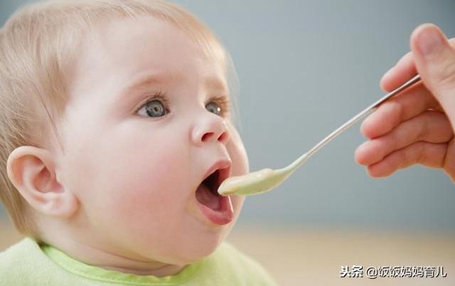 6个月宝宝辅食怎么添加？这些知识宝妈早知道，会少走很多弯路